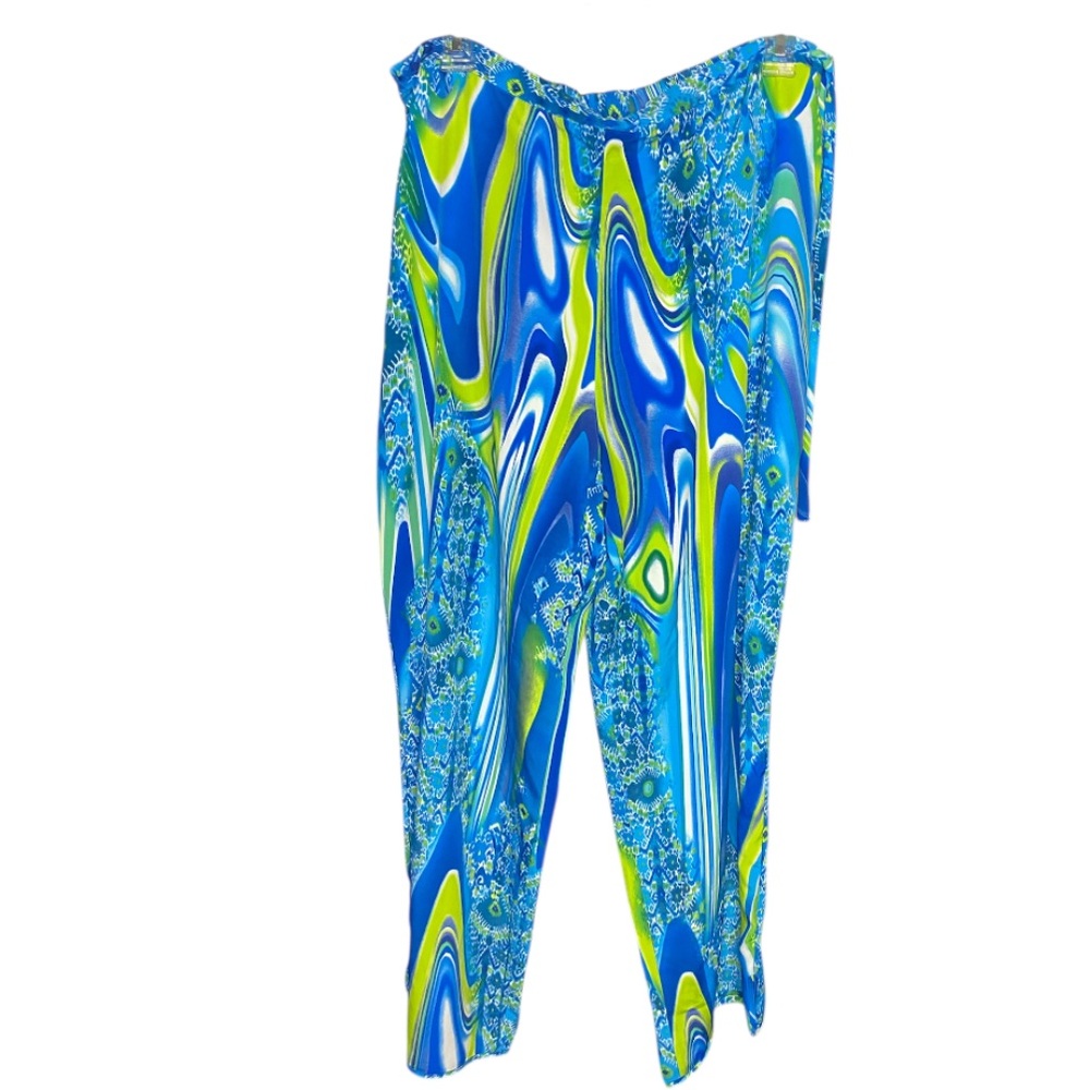 Natori Abstract print With Blue and Green Patterned pajama pants 
Size Large